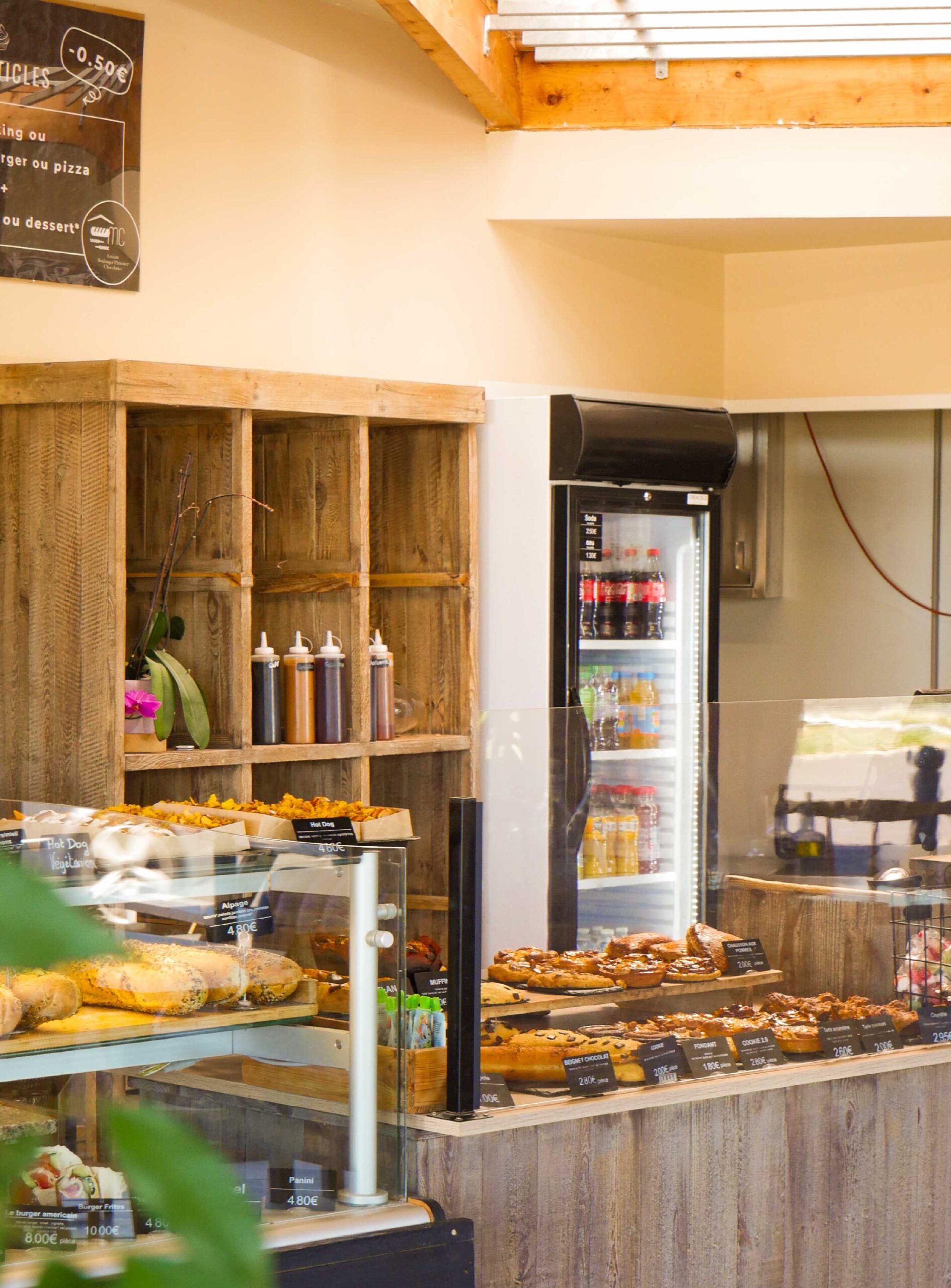 interieur boulangerie côté snacking